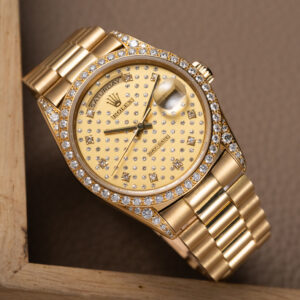 Rolex Day-Date 36 factory Diamond Pleiade dial